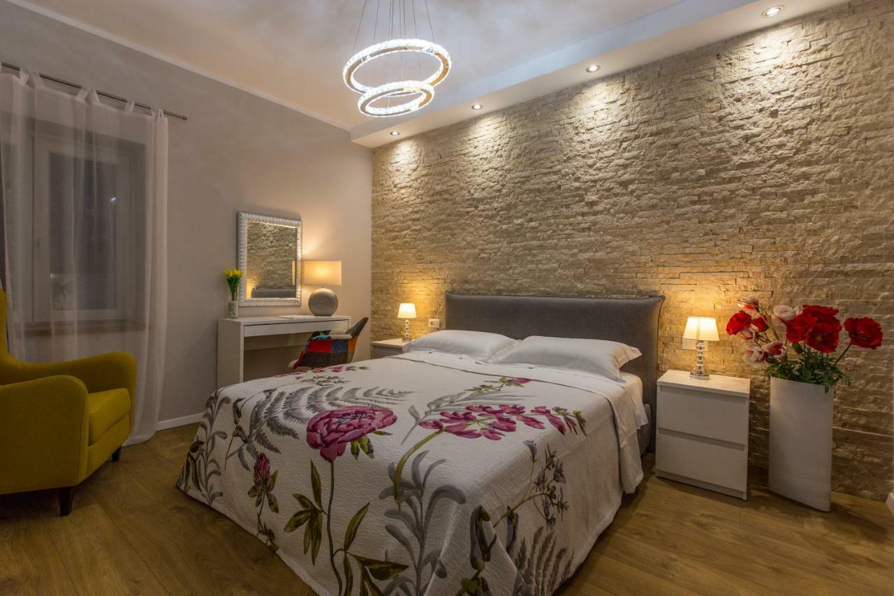 Exclusive City Center Apartment With Garden Rovinj Eksteriør billede