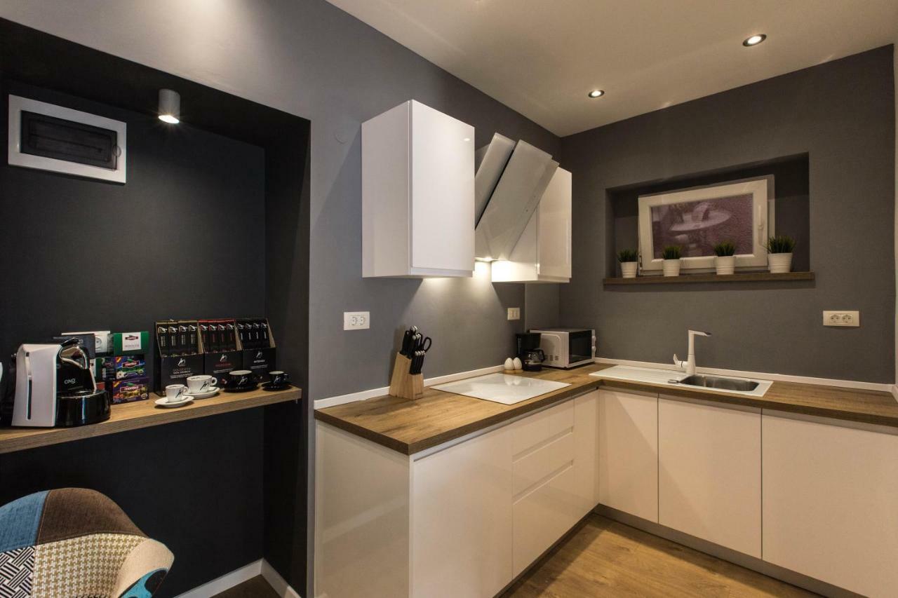 Exclusive City Center Apartment With Garden Rovinj Eksteriør billede