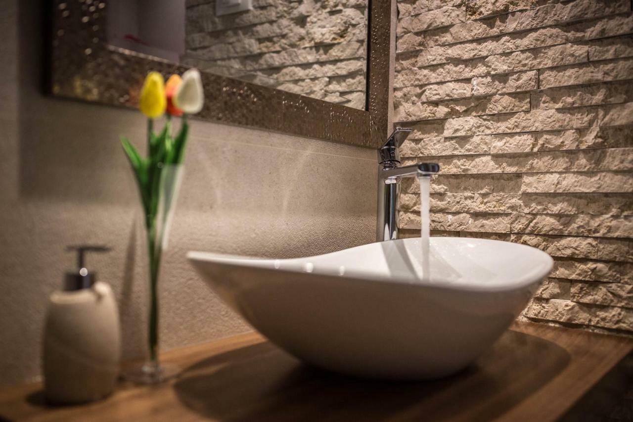 Exclusive City Center Apartment With Garden Rovinj Eksteriør billede